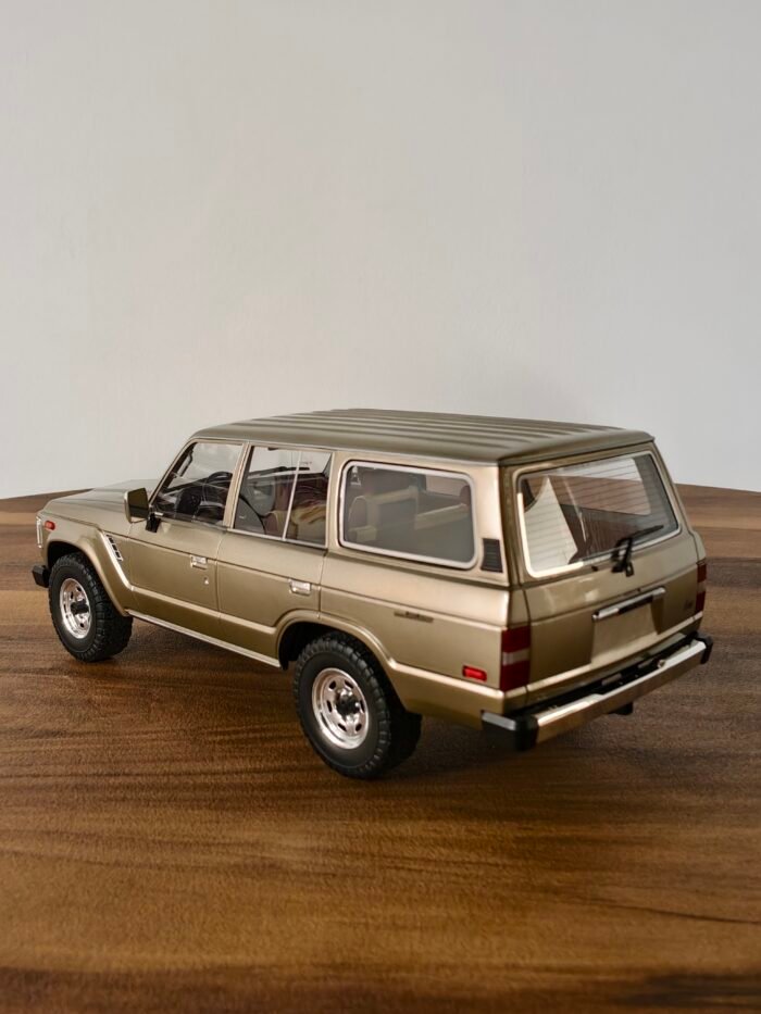 Toyota Land Cruiser 1987 J60 (Yellow) 1:18 - Image 2