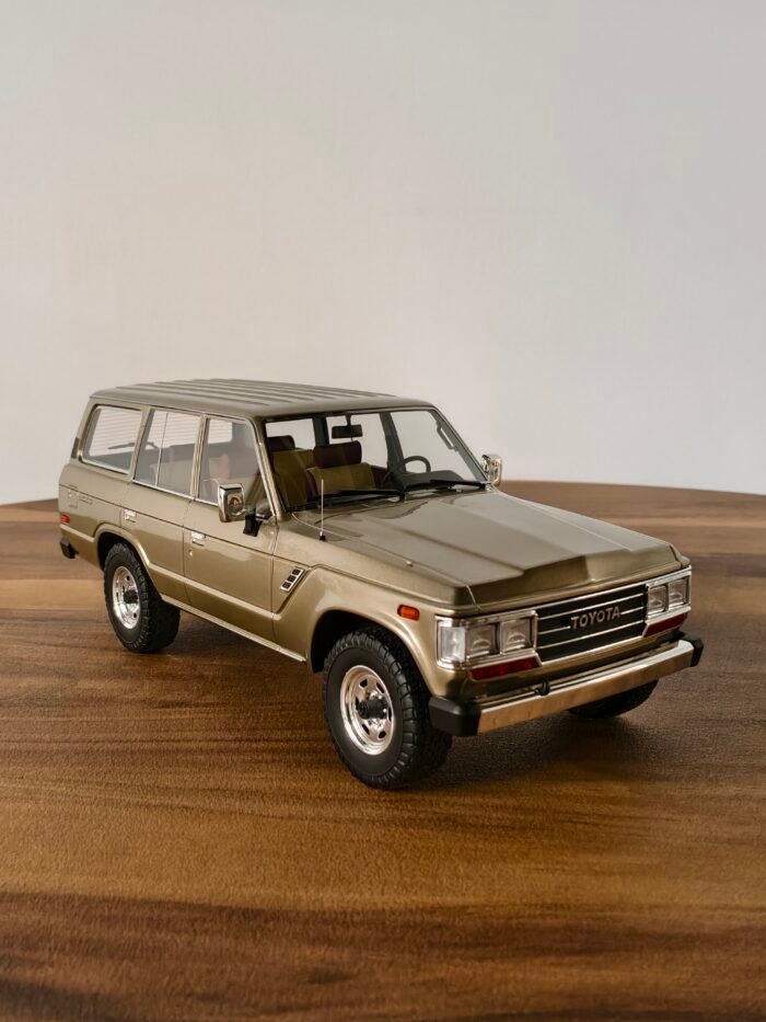 Toyota Land Cruiser 1987 J60 (Yellow) 1:18 - Image 4
