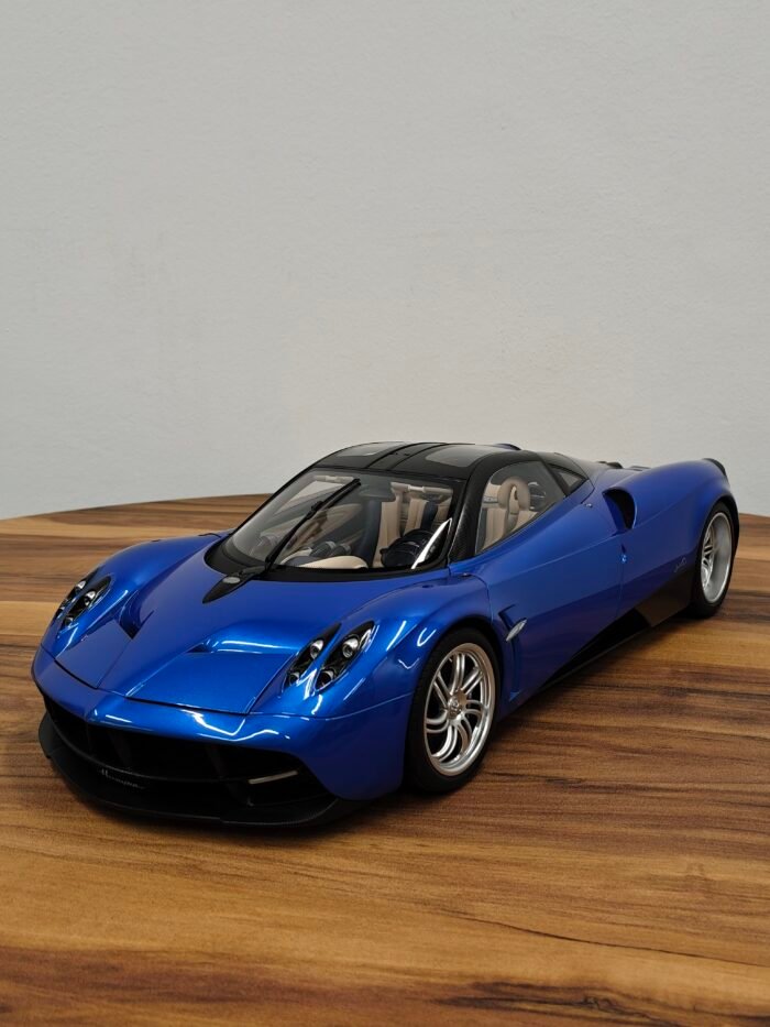 Pagani Huayra (Blue) 1:12