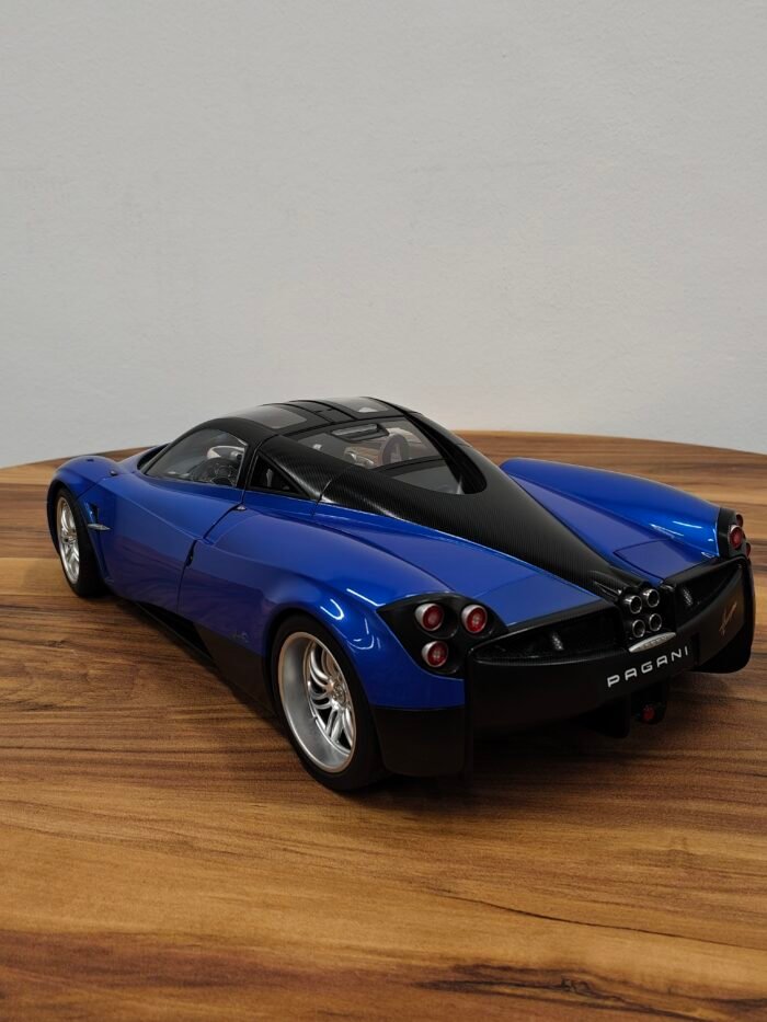 Pagani Huayra (Blue) 1:12 - Image 2