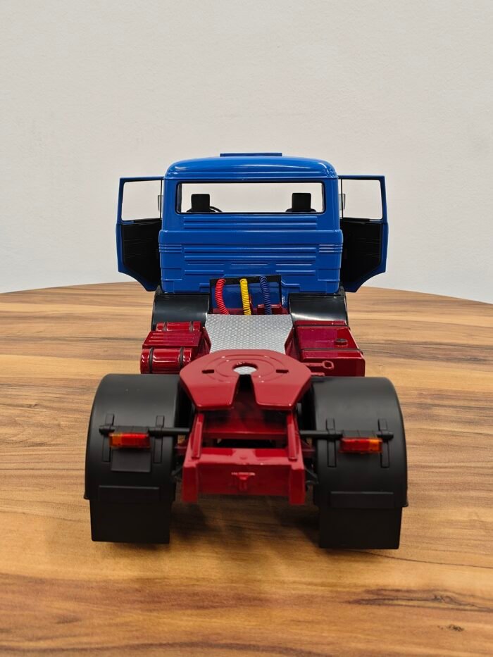 Road King Truck (Blue) Scale 1/18 - Image 7