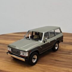 Toyota Land Cruiser 1987 J60 (Silver) 1:18