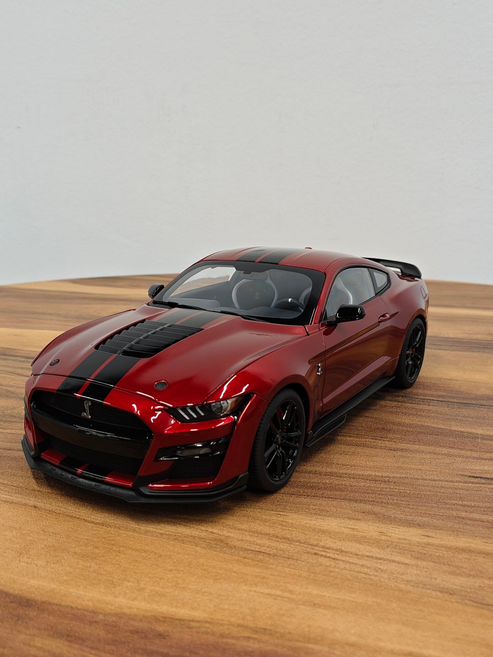 Ford Mustang Shelby GT500 (Rapid Red) Scale 1/18