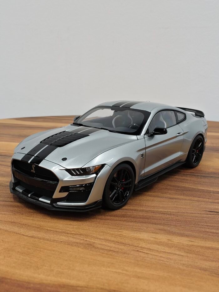 Ford Shelby Mustang GT500 (Iconic Silver) Scale 1/18