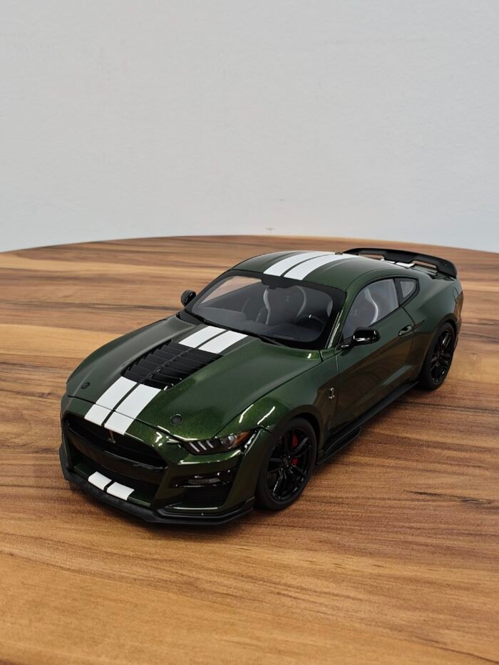 Ford Shelby Mustang GT500 (Eruption Green) Scale 1/18