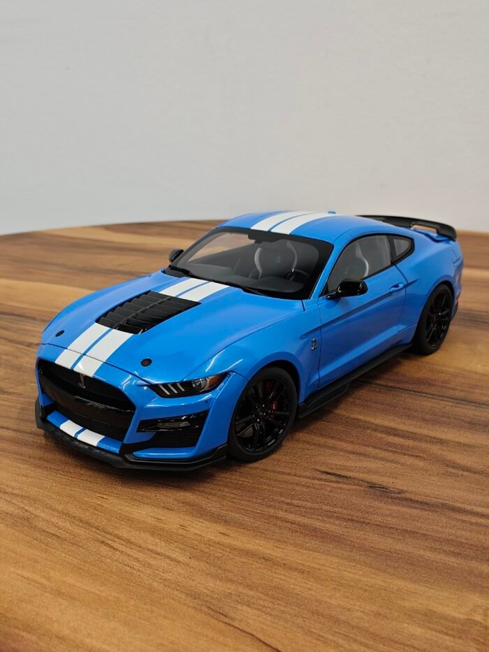 Ford Shelby Mustang GT500 ( Grabber Blue) Scale 1/18
