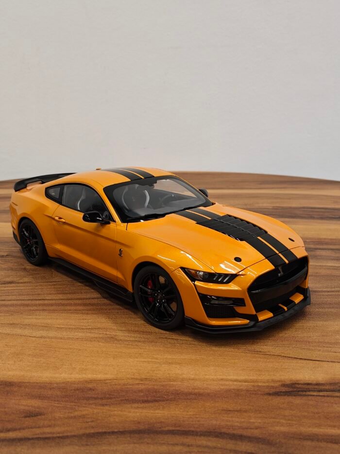 Ford Shelby Mustang GT500 (Cyber Orange) Scale 1/18 - Image 4