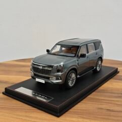 Nissan Patrol (Gray) 1:18