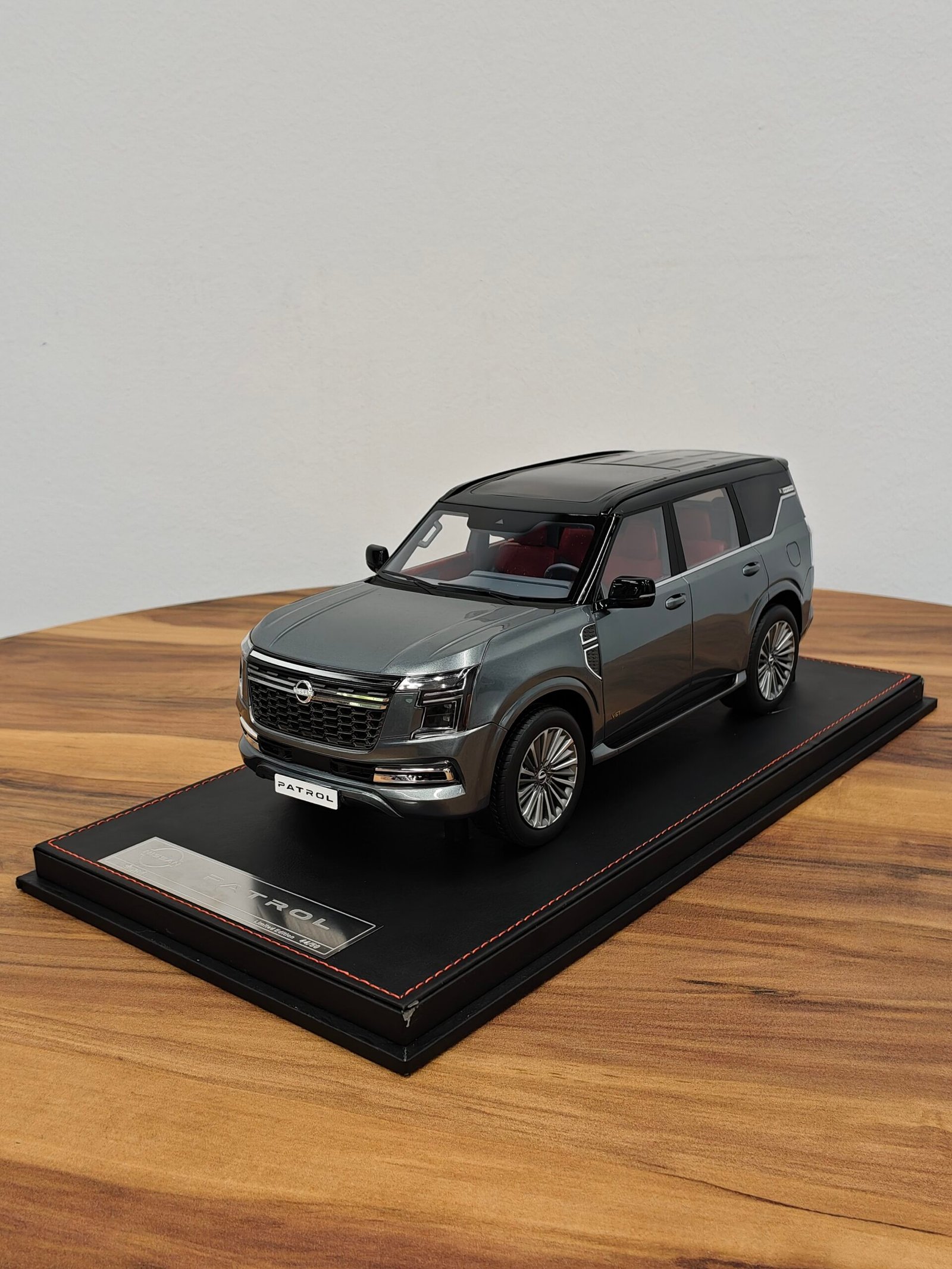 Nissan Patrol 44/50 (Grey/Black) Scale 1/18