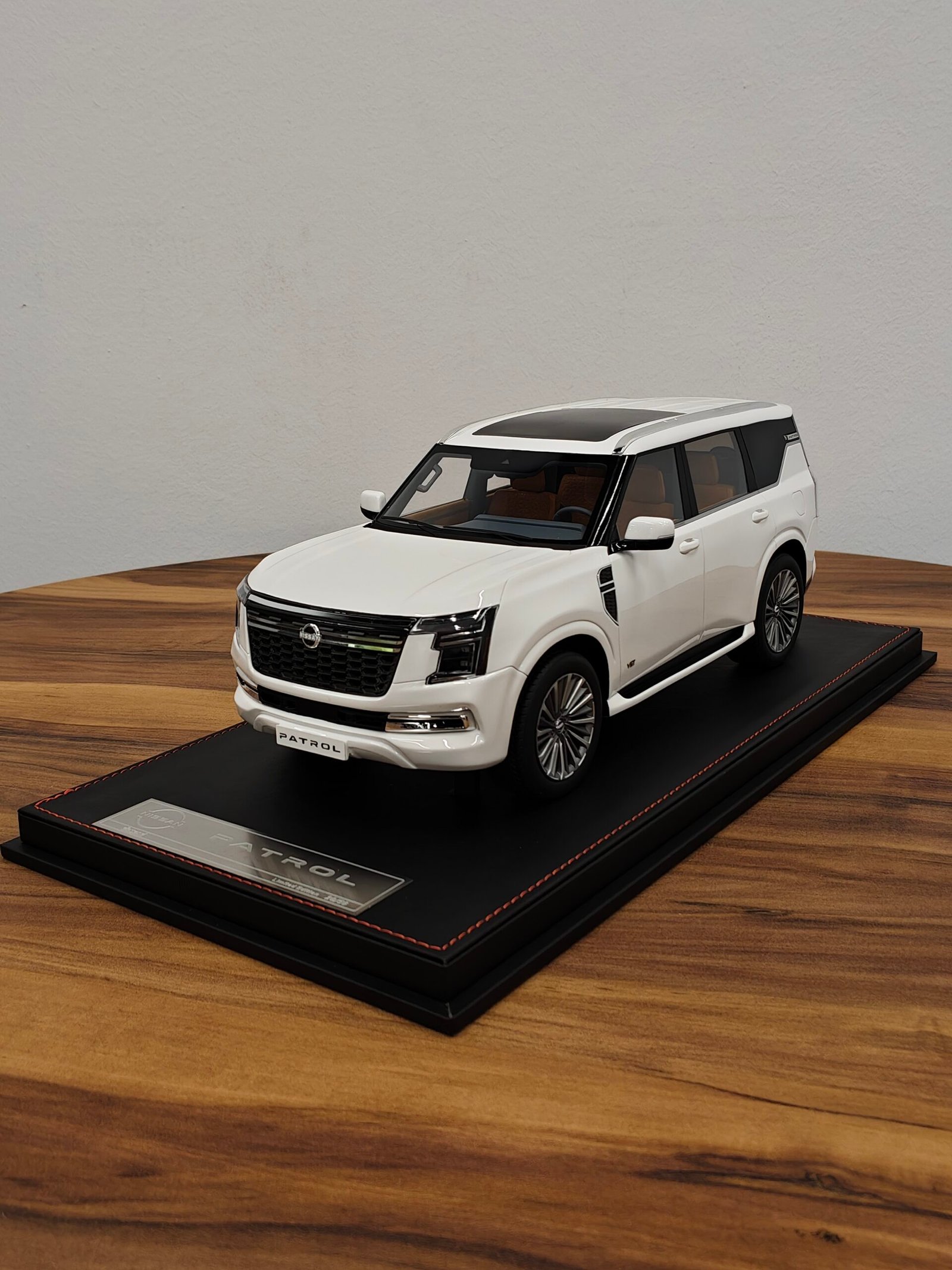 Nissan Patrol (White) 1:18