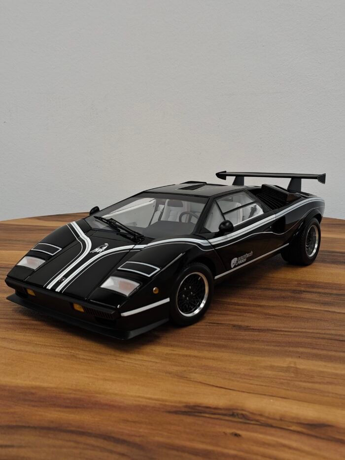 Lamborghini Countach LP500R (Black) Scale 1/12