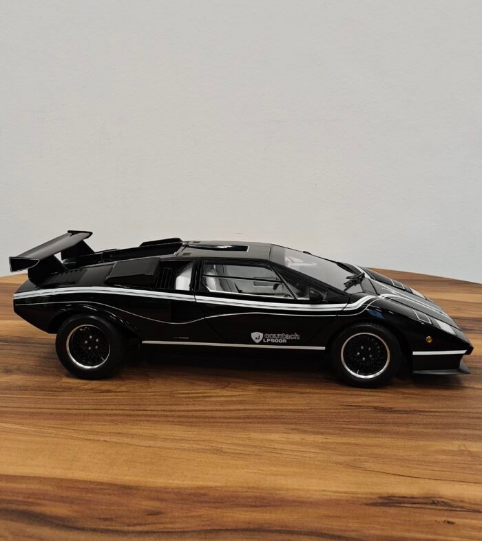 Lamborghini Countach LP500R (Black) Scale 1/12 - Image 3