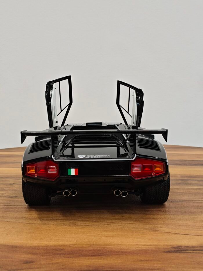 Lamborghini Countach LP500R (Black) Scale 1/12 - Image 7