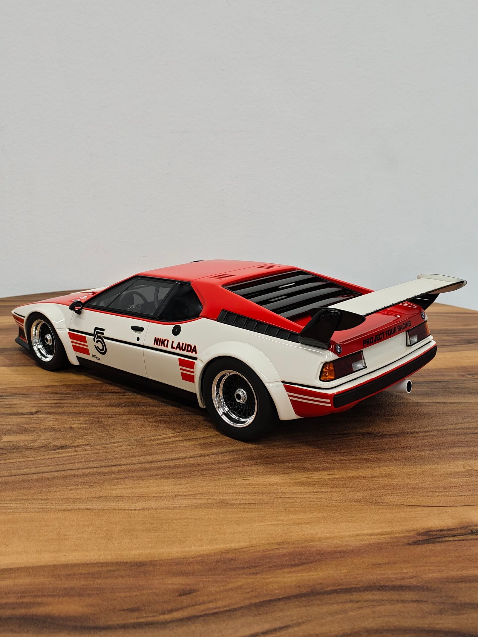 BMW M1 PROCAR #5 Niki Lauda Pro Car Series 1975 (Winner) Scale 1/12 - Image 2