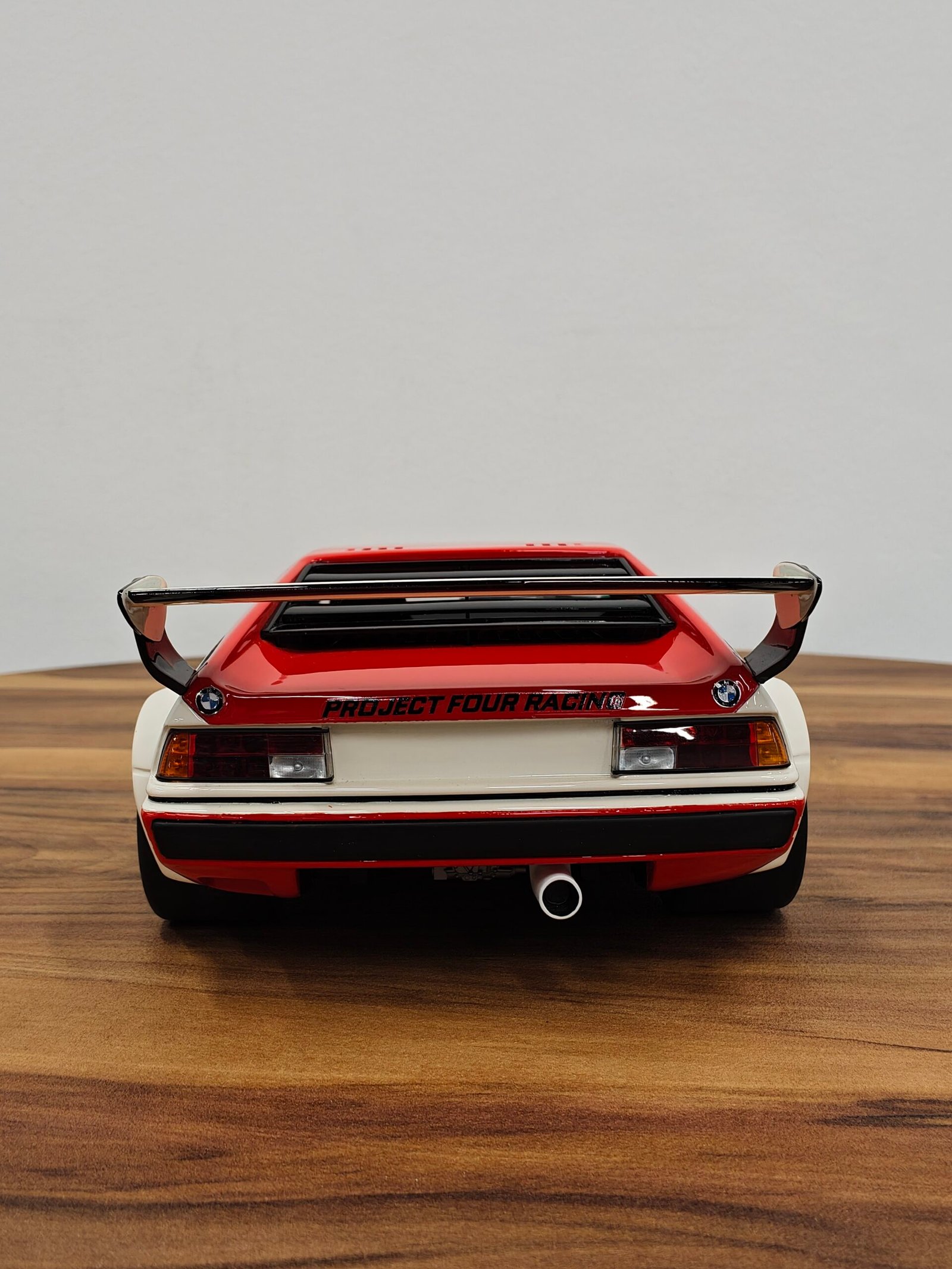 BMW M1 PROCAR #5 Niki Lauda Pro Car Series 1975 (Winner) Scale 1/12 - Image 6