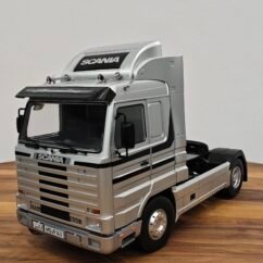 Road King Scania Truck (Silver) Scale 1/18