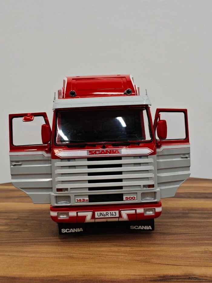 Roadkings Scania Truck 2 Assi1995 (Red) 1:18 - Image 7