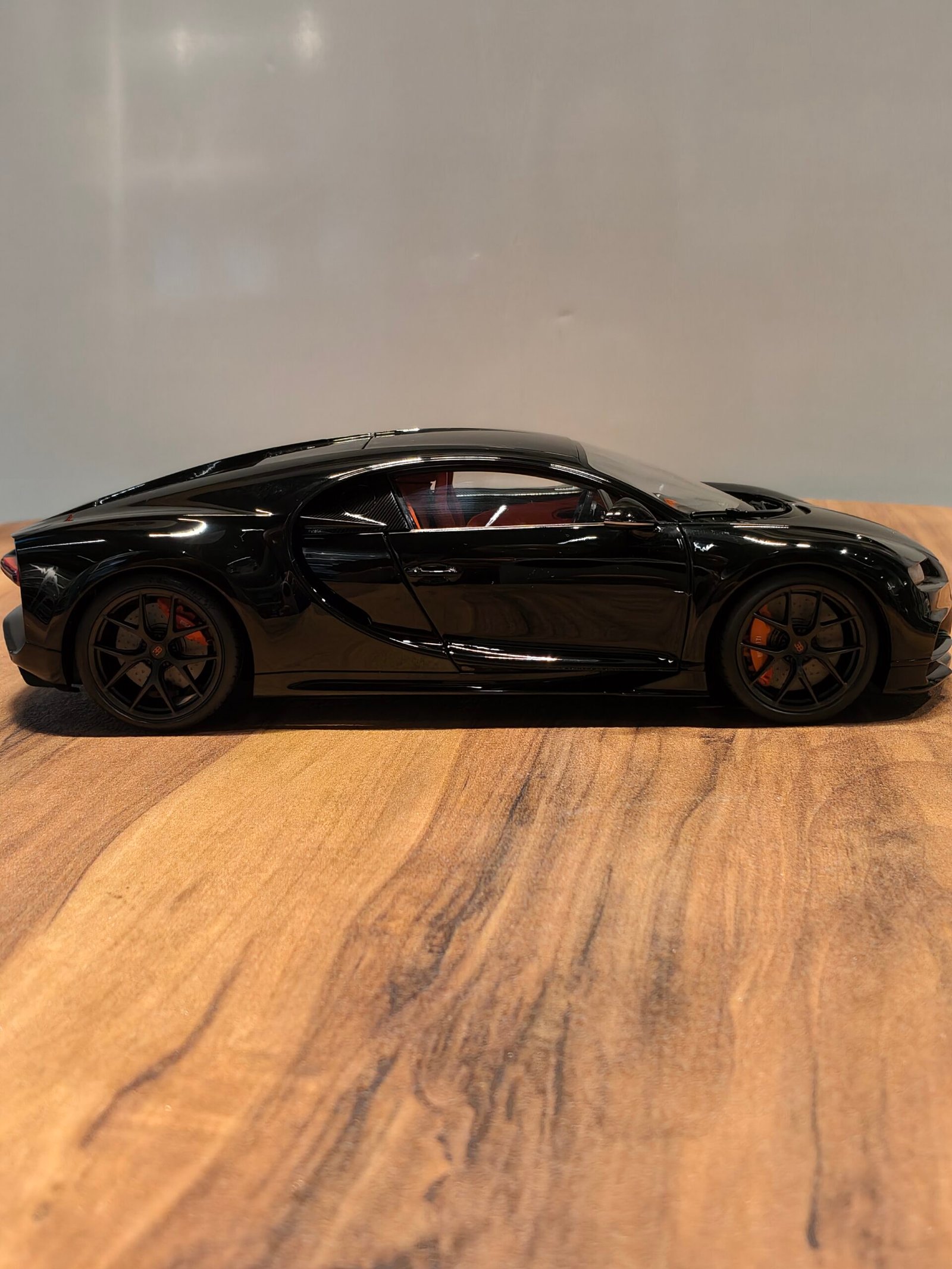 Bugatti Chiron Sport 2019 (Turned Black) Scale 1/18 - Image 3
