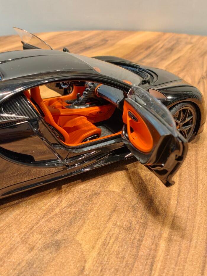 Bugatti Chiron Sport 2019 (Turned Black) Scale 1/18 - Image 6