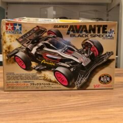 Super Avante Jr. Black Special (Black/Pink) Scale 1/32