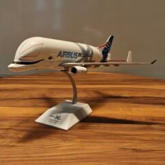 Airbus BELUGA ( white-bleu) 1/200