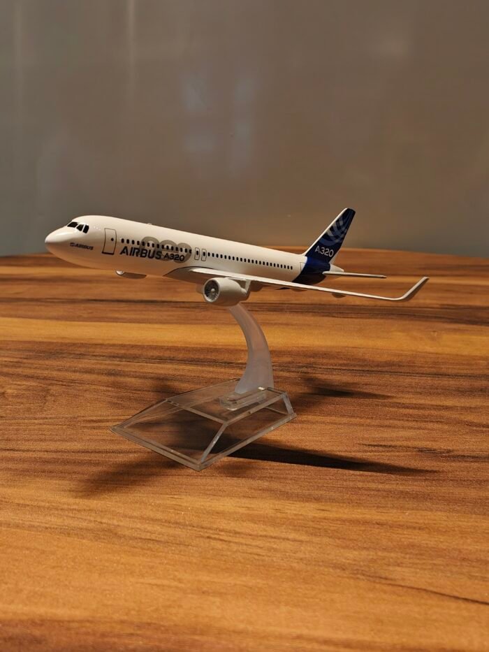 AirBus A320 (White) Scale 1/200