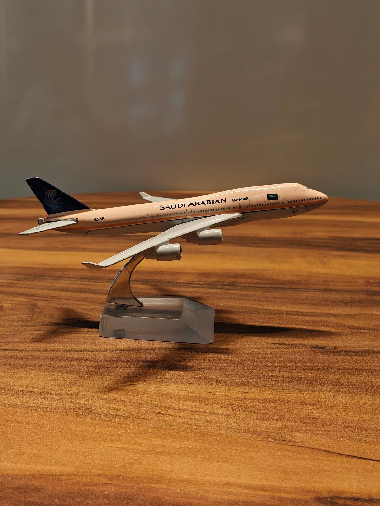 Saudia Arabian Airlane (White) Scale 1/200 - Image 3