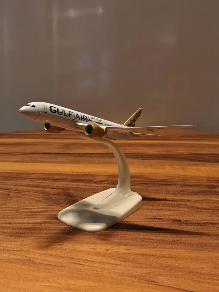 Gulf air (white) Scale 1/200