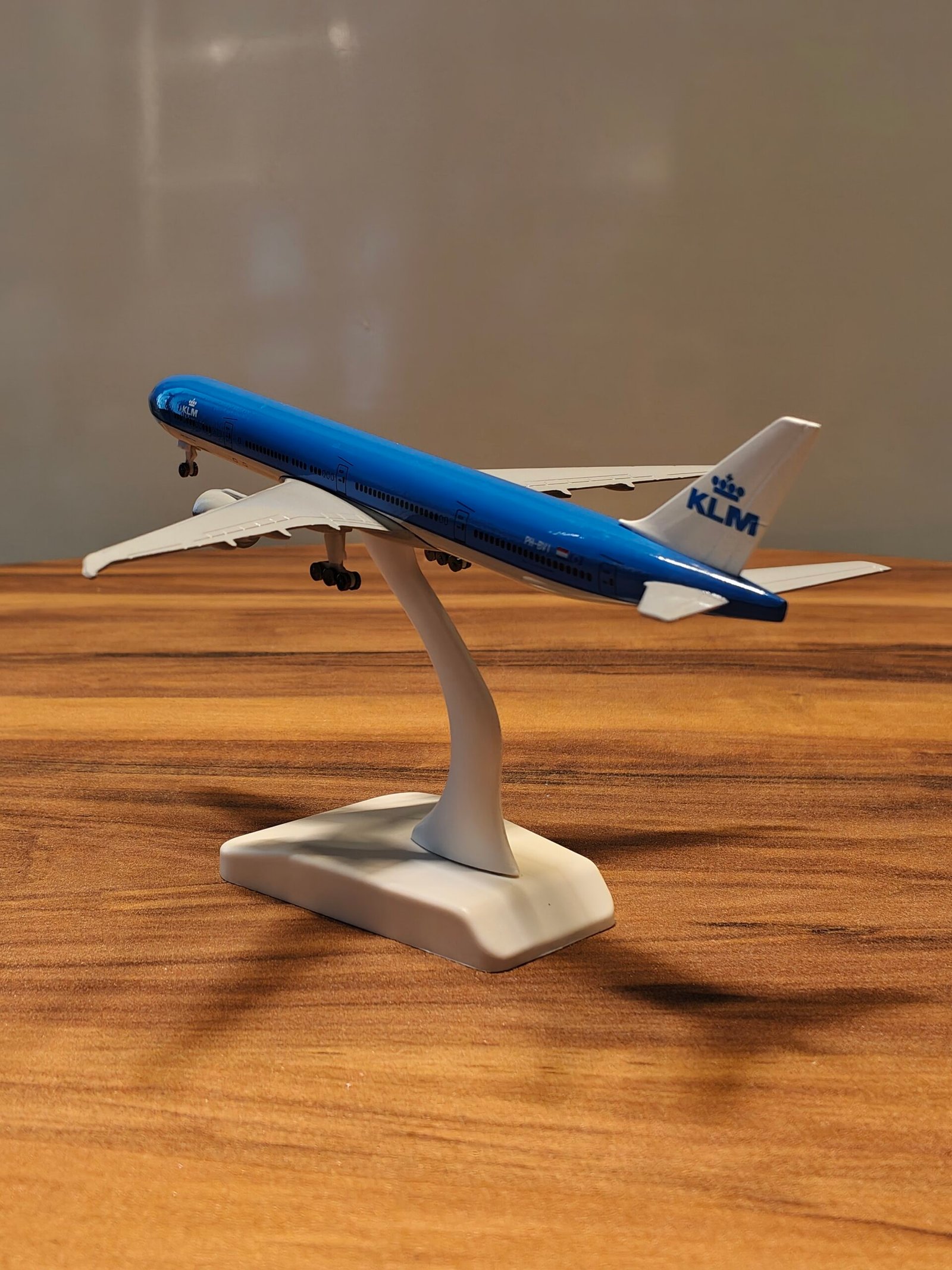 Airbus A320 (Blue) 1:200 - Image 2