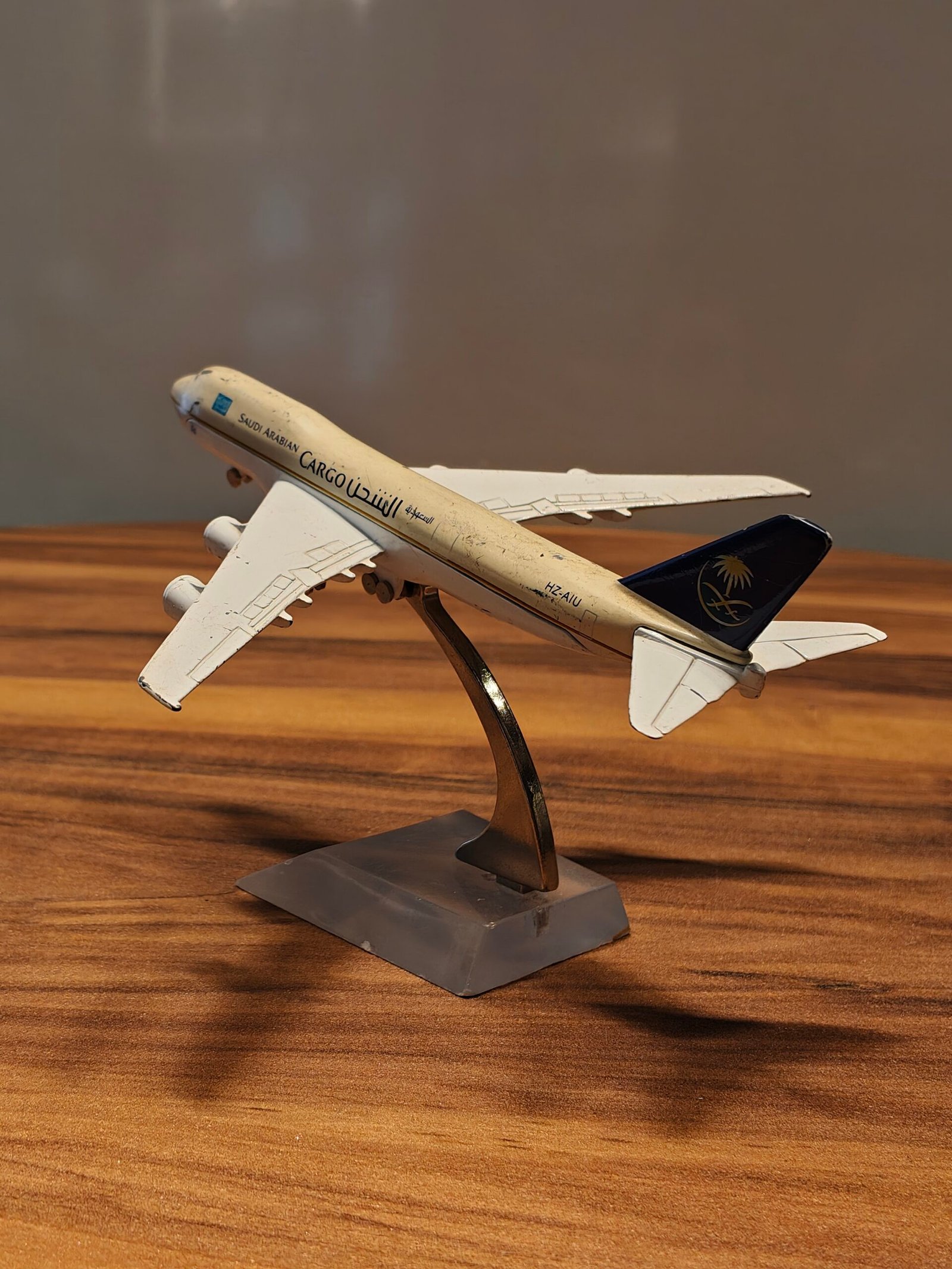 Saudi Arabian Cargo  HZ-AIU (White)  1:200 - Image 2