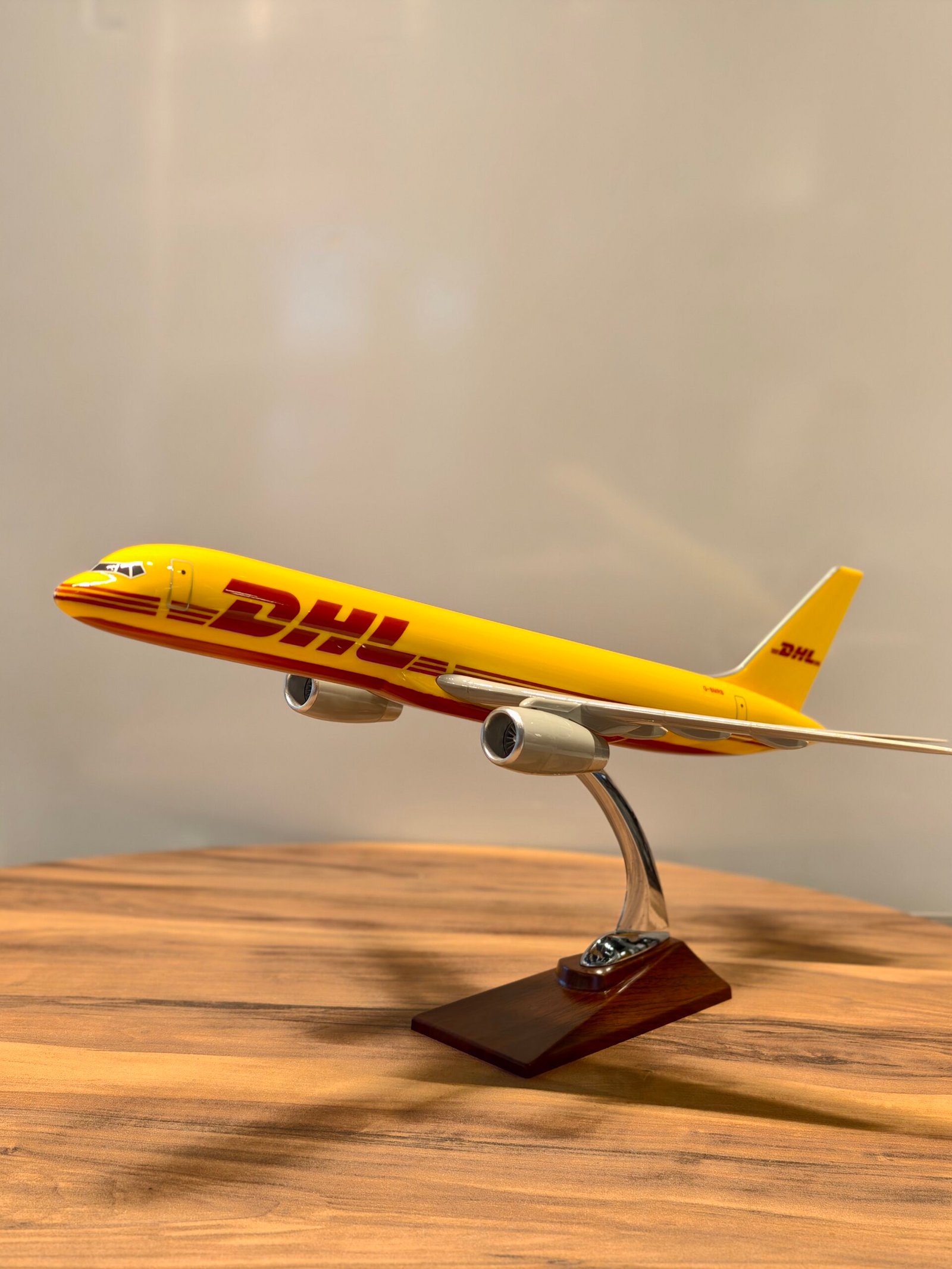 DHL Airlane (Yellow) Scale 1/72
