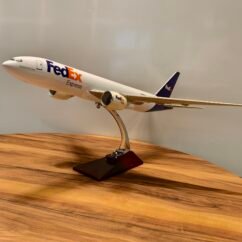 FedEx Airlanes (White) Scale 1/72