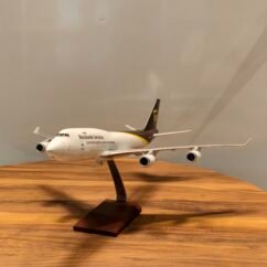 N570 UPS Airlanes Worldwide Services (White/Brown ) Scale 1/72