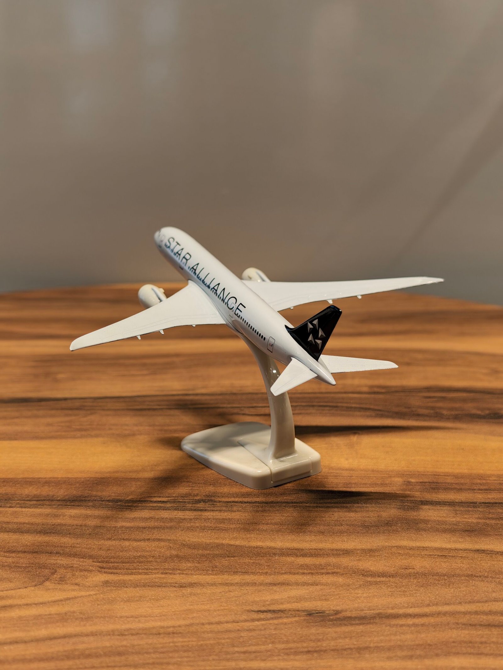 Star Alliance B787 (White) 1:200 - Image 3