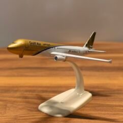 Gulf Air (White/Gold) Scale 1/400