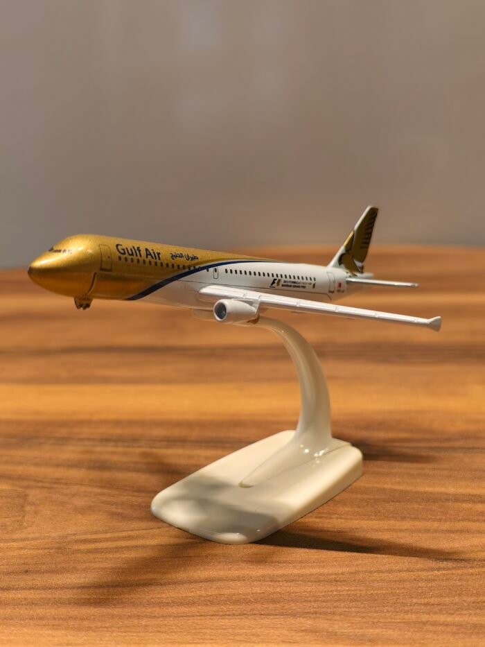 Gulf Air (White/Gold) Scale 1/400