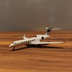 GulfStream G550 N1972N (Black&White) 1:200