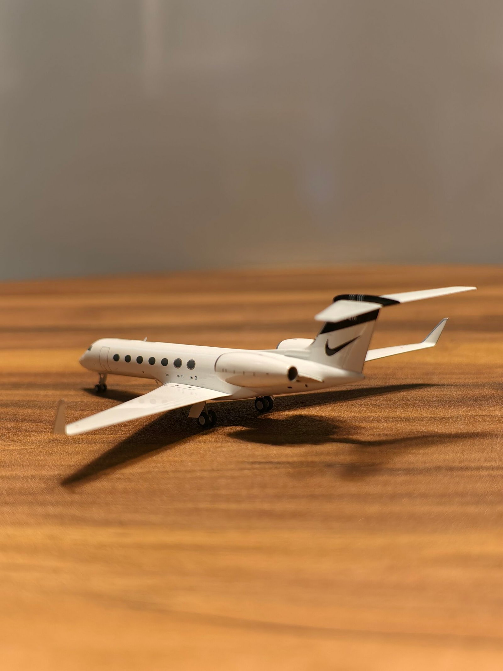 GulfStream G550 N1972N (Black&White) 1:200 - Image 3