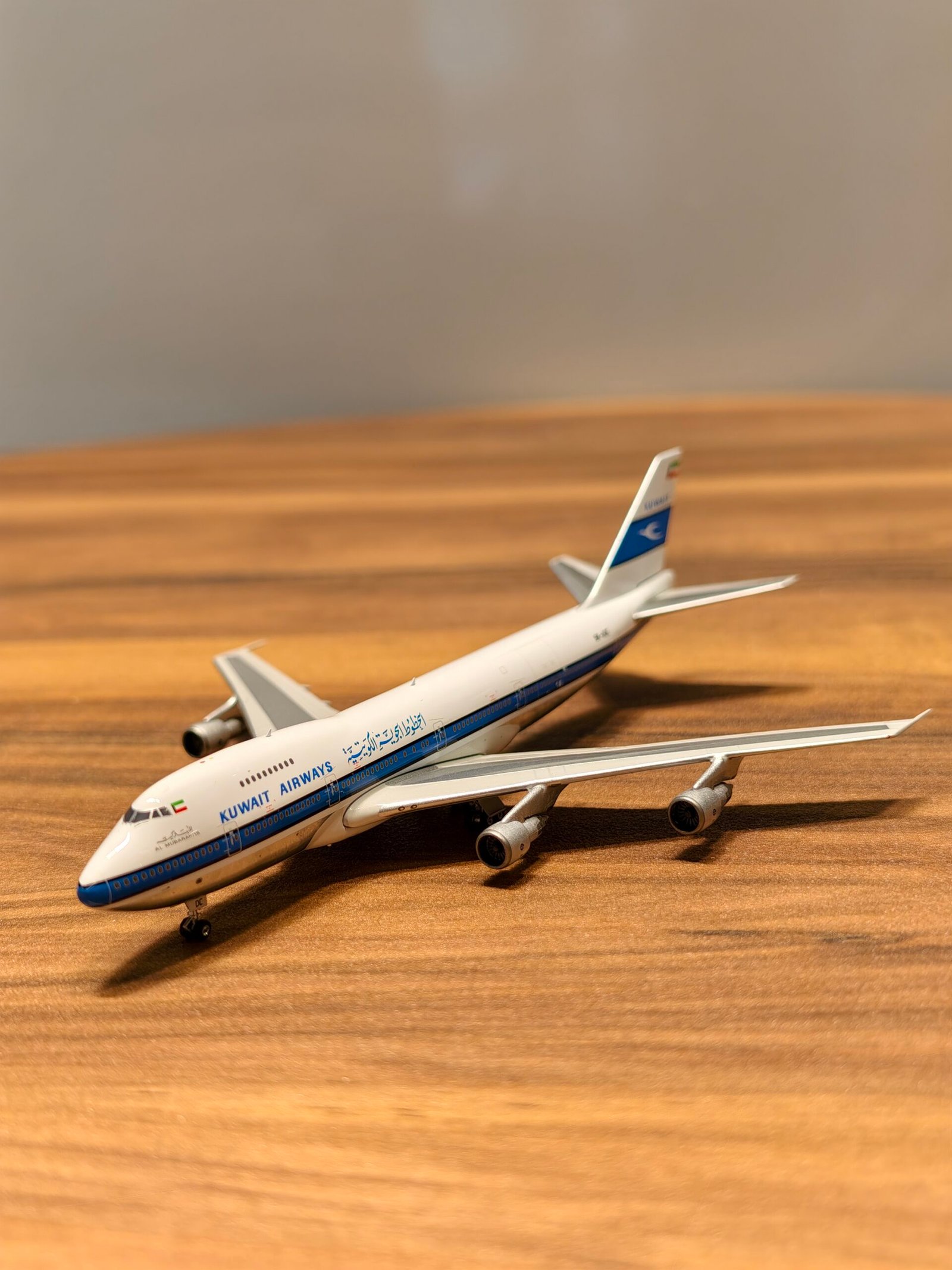 Kuwait Airways (White Green) 1:400