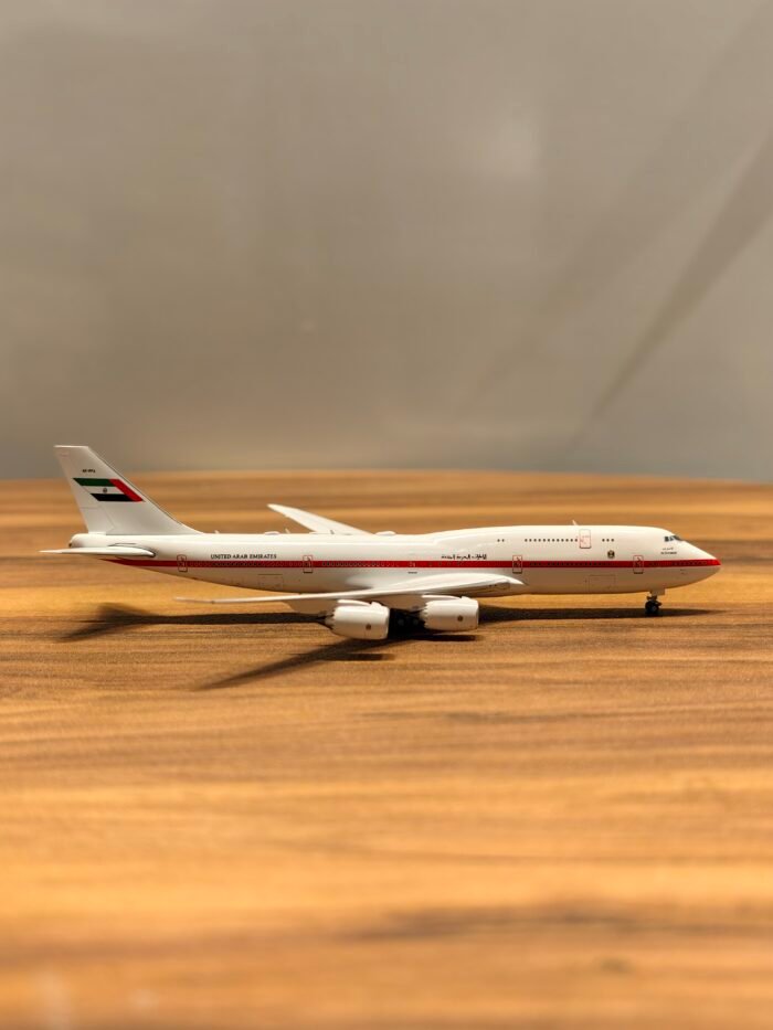 United Arab Emirates Boing 747-8(BBJ) Scale 1/400 - Image 3