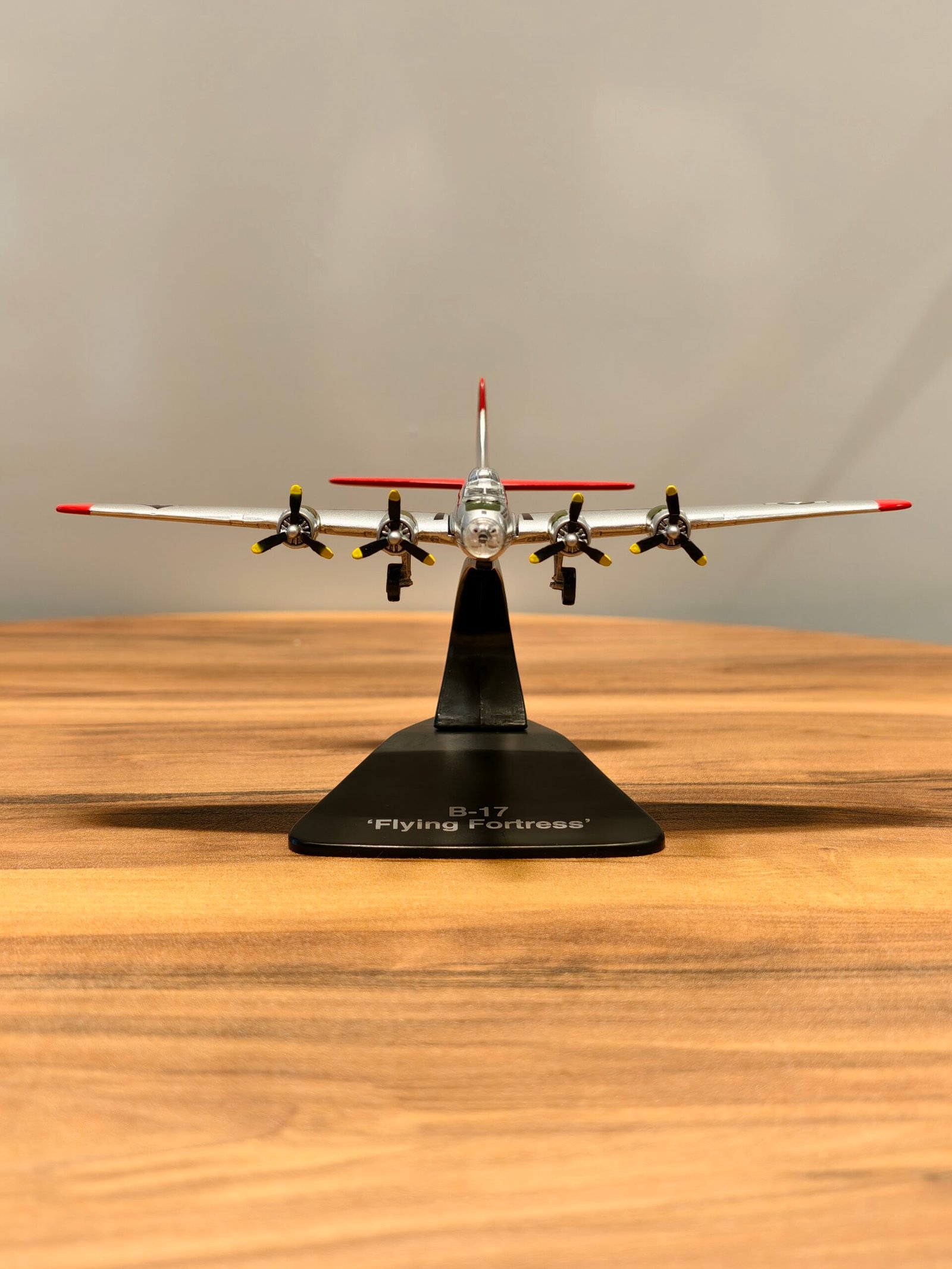 Aircraft 2014 Editions Atlas S.A (Gray) 1:500