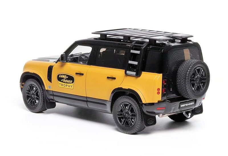 Land Rover Defender 110 Yellow 1:18 Land Rover Defender 110 Yellow 1:18 - Image 2