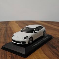 Porsche Panamera 4 e-hybrid ( White) 1:43