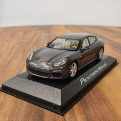 Porsche Panamera Diesel 1:43 Black