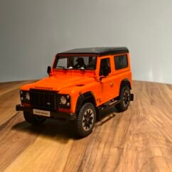 Land Rover Defender 90 V8 (Orange) Scale 1/18