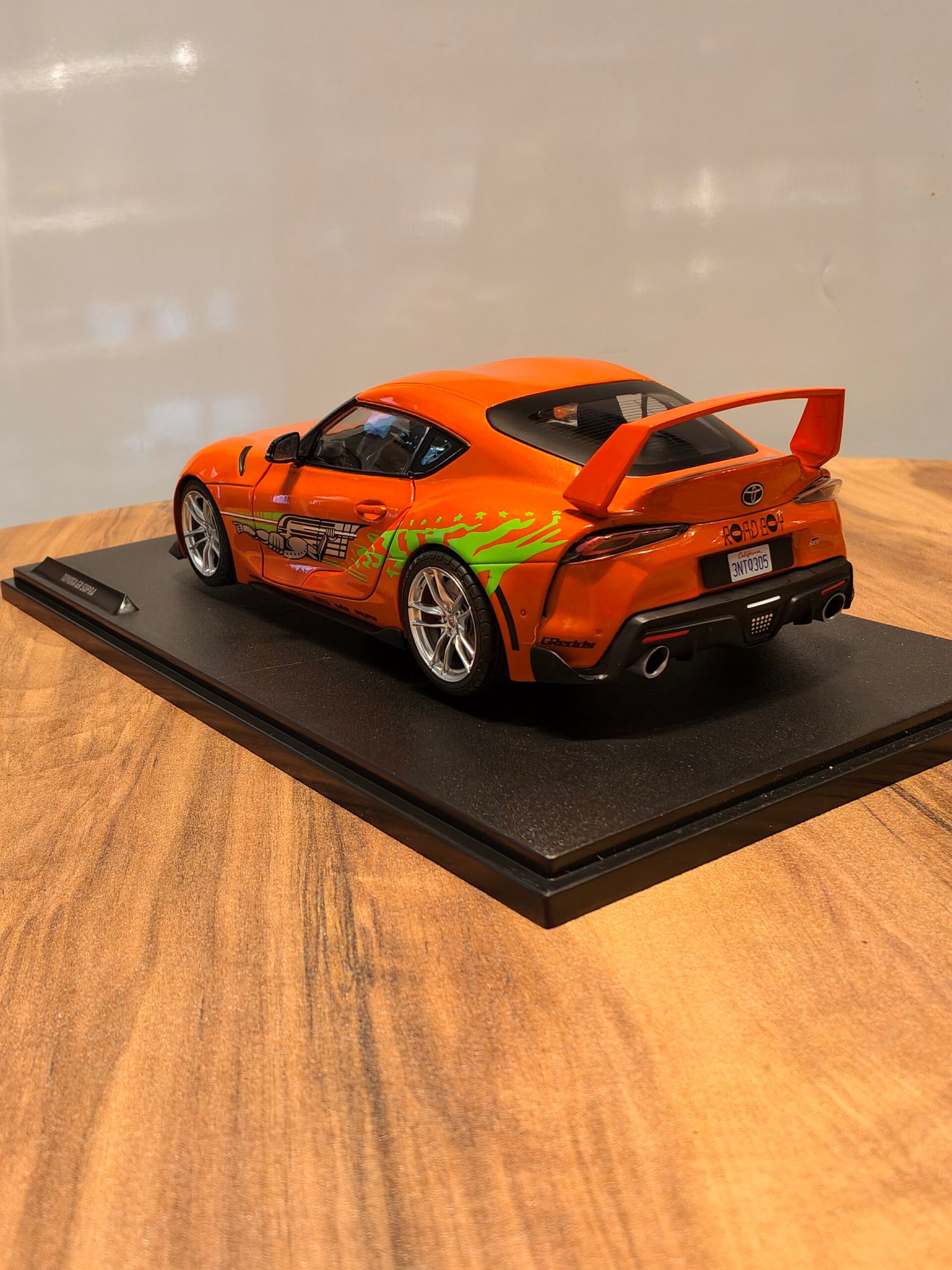Toyota GR Supra Orange 1:18 - Image 2