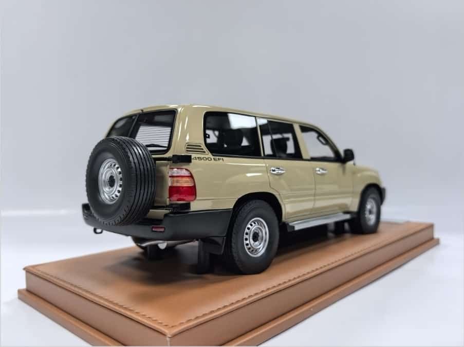 Toyota Land Cruiser G 1998 1:18 Black - Image 5