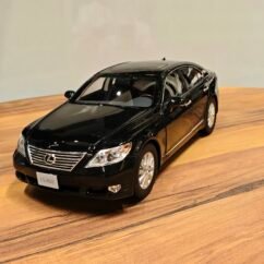 Lexus LS460 (Black) Scale 1/18