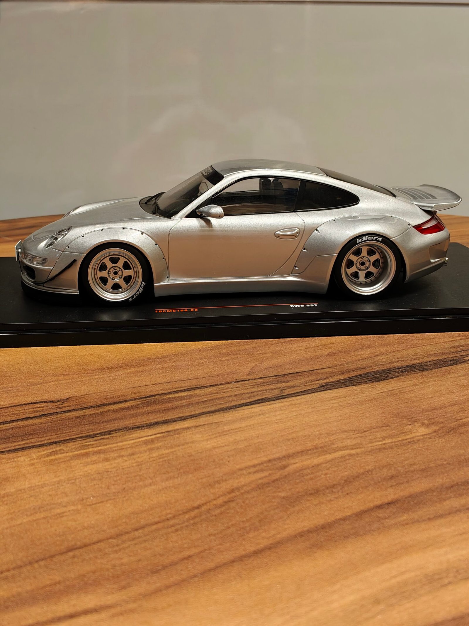 Porsche RWB 997 (Silver) Scale 1/18 - Image 5