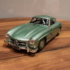 Mercedes-Benz 300 SL Coupe diecast model